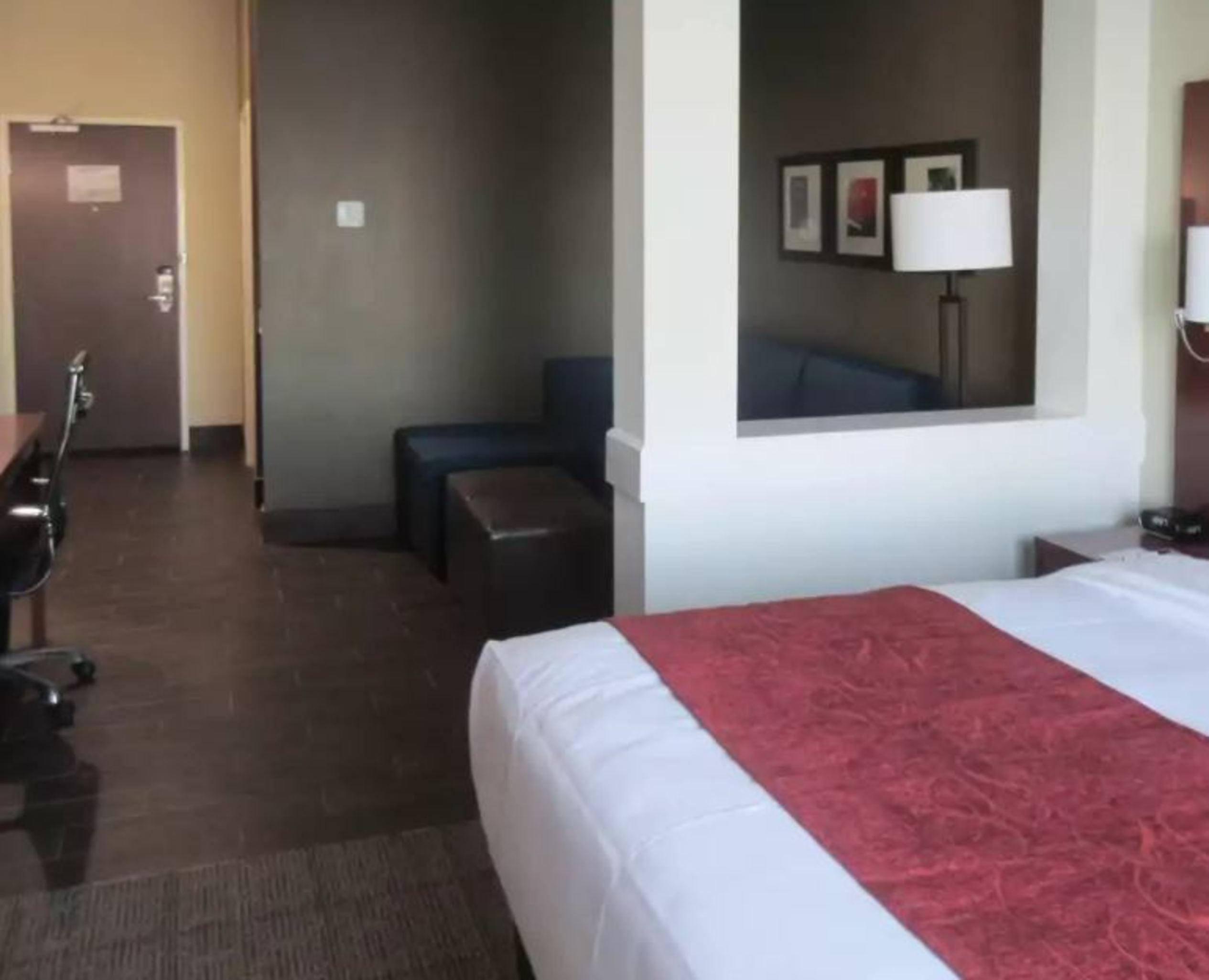 Comfort Suites Μπόουλινγκ Γκριν Εξωτερικό φωτογραφία